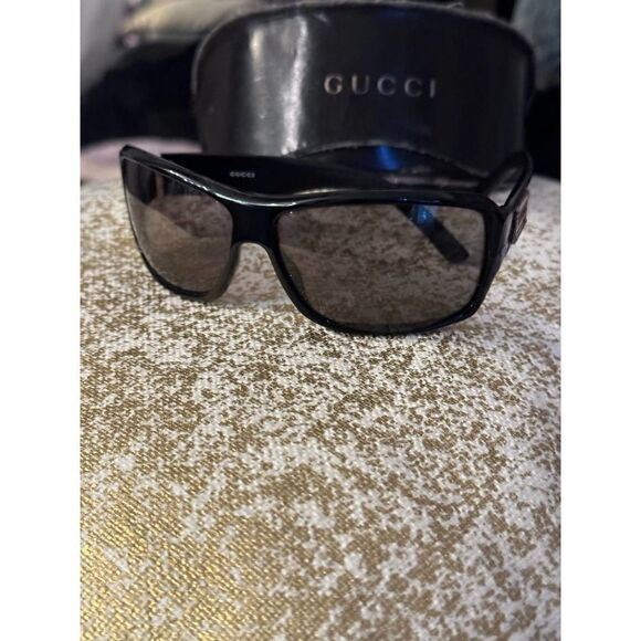 - Men women vintagr gucci sunglasses + case authentic logo main image 2